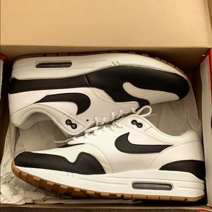 Men’s Black & White Nike Air Max 1 SE
